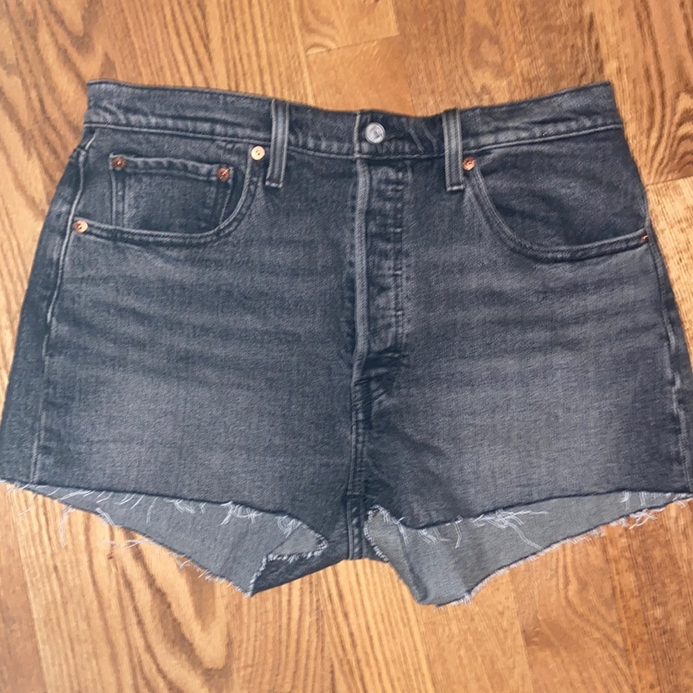 Distressed Levi’s black shorts